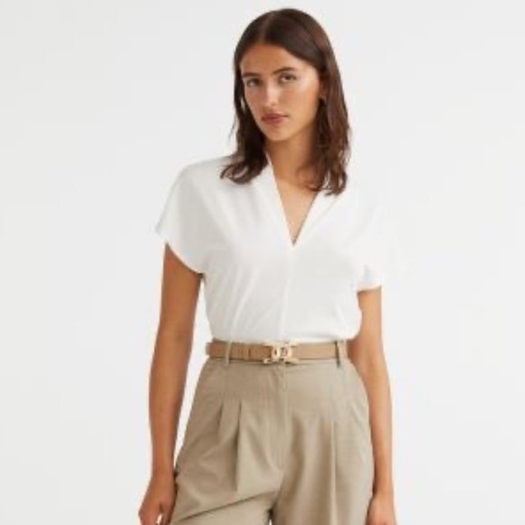 NWOT H&M - V-neck Top - Picture 4 of 8